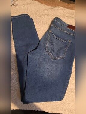 Hollister Women's Skinny Jeans in Medium Blue Wash